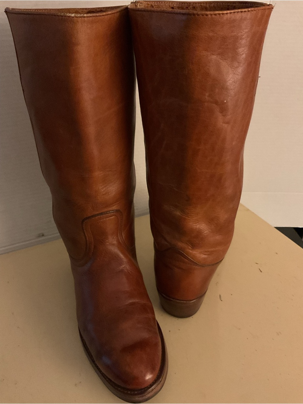 Frye men’s Campus tall leather distressed boots US 8